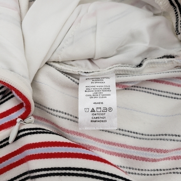 𝅺Ann Taylor Loft Women's Riviera Striped Shorts - Picture 7 of 7